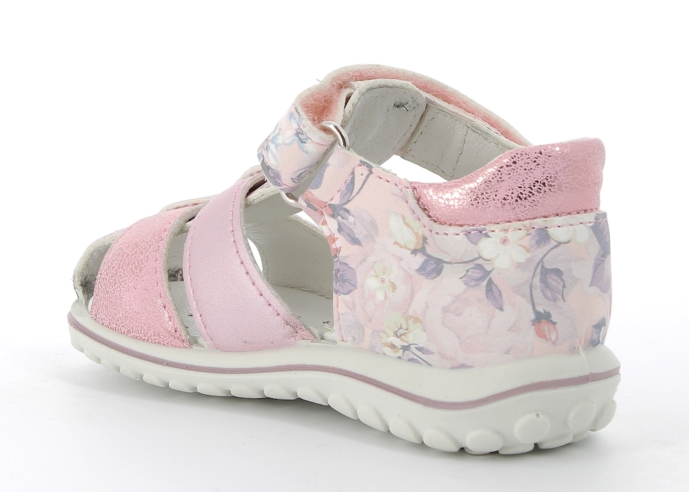 Sandály