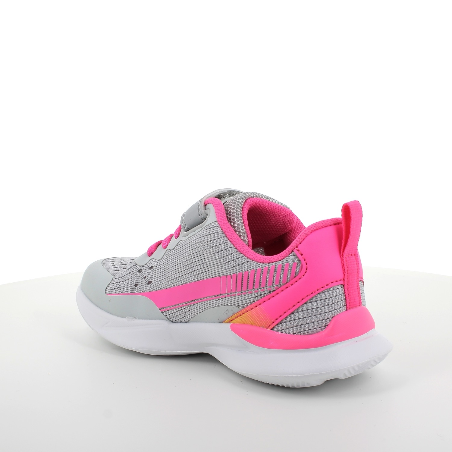 Tenisky